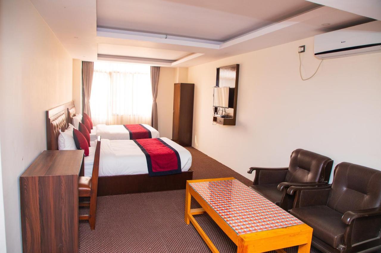 Hotel De Universal Катманду Экстерьер фото