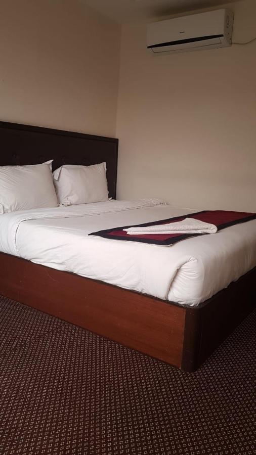 Hotel De Universal Катманду Экстерьер фото