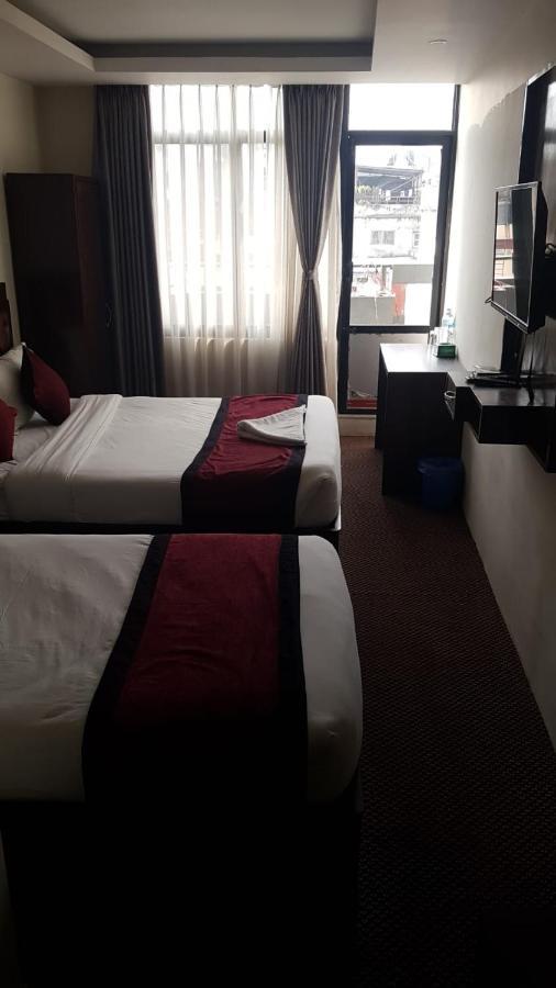 Hotel De Universal Катманду Экстерьер фото