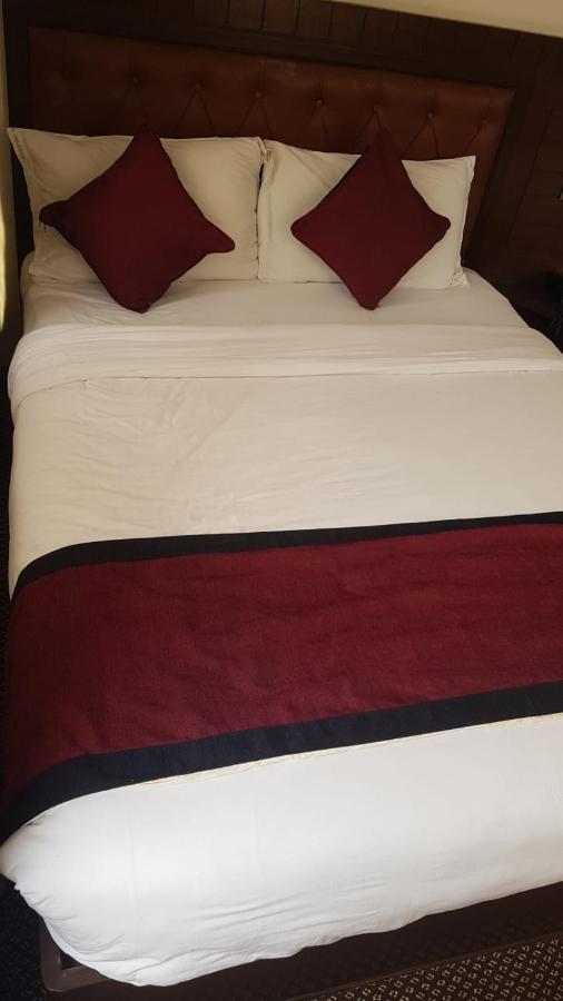 Hotel De Universal Катманду Экстерьер фото