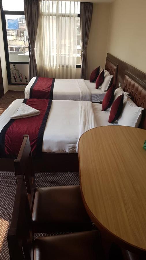 Hotel De Universal Катманду Экстерьер фото