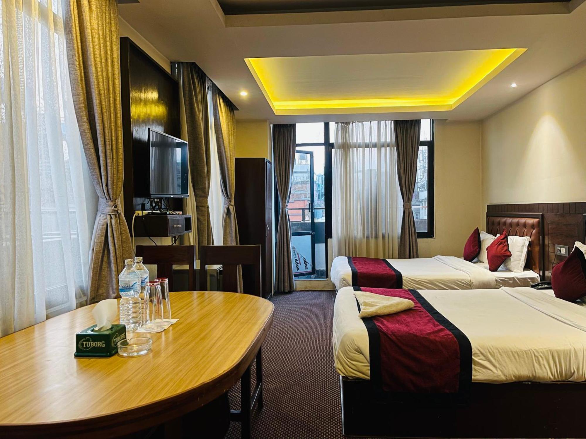 Hotel De Universal Катманду Экстерьер фото