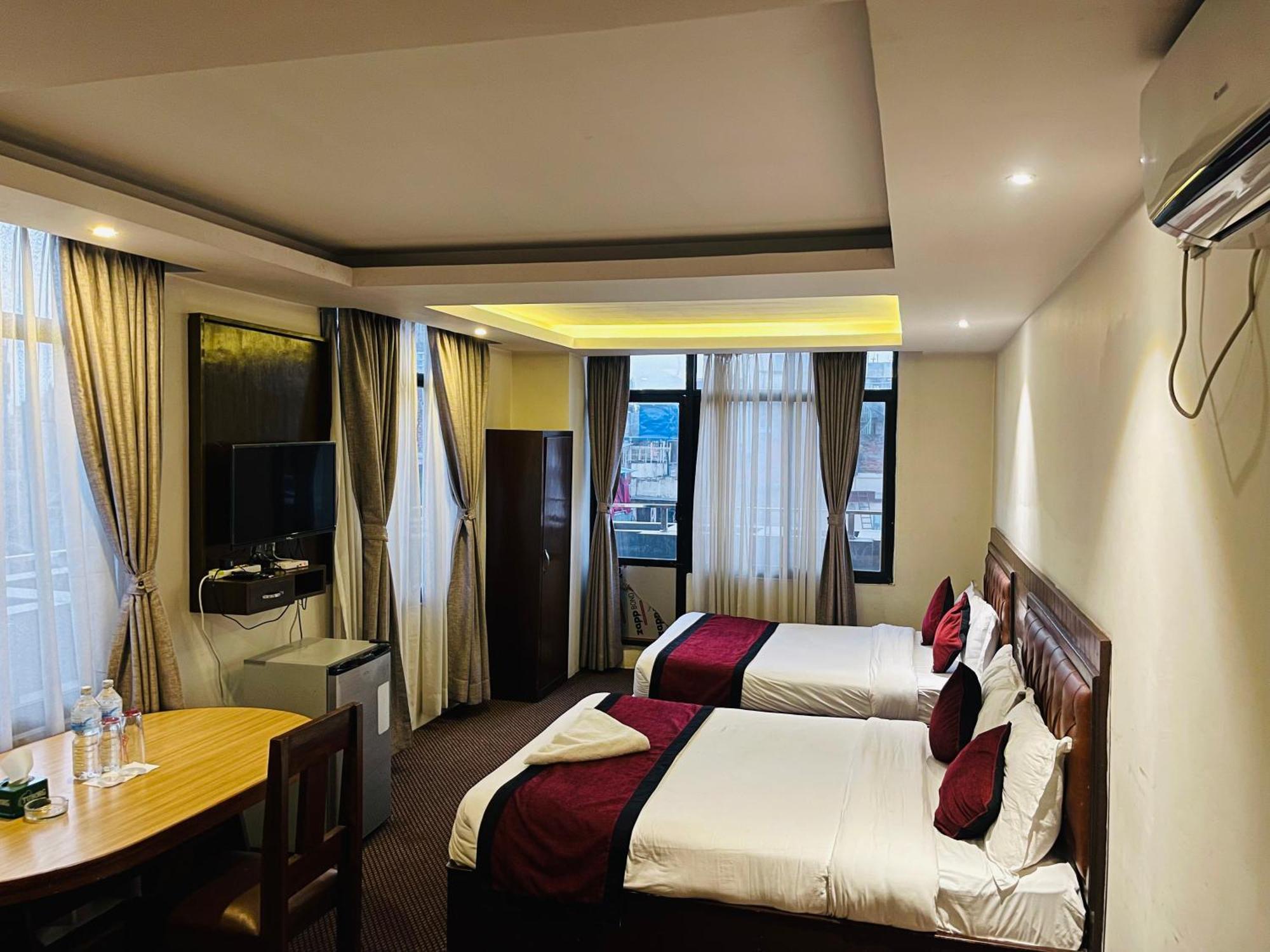 Hotel De Universal Катманду Экстерьер фото