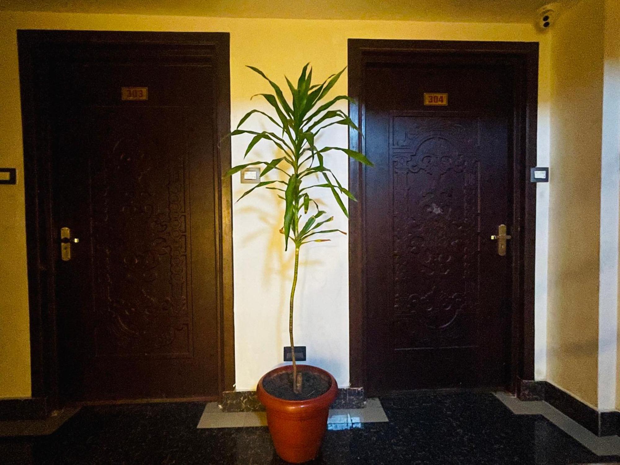 Hotel De Universal Катманду Экстерьер фото